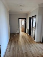 Gevaş Merkezde Geniş Lüks Kiralık 3+1 Daire