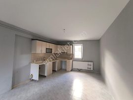 Özlüce Merkez De 3+1 Giriş Kat Kiralık Daire