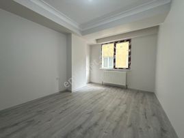 Salih Emlak 'tan Metro-metrobüs-e5 Yakını 2+1 Sıfır Daireler