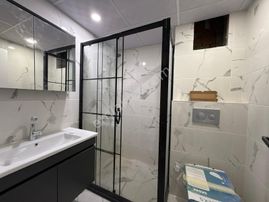 Salih Emlak 'tan Metro-metrobüs-e5 Yakını 2+1 Sıfır Daireler