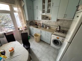 A L C Den Salon Bagımsız Metro Yakını Ara Katta 3+1 Satılık