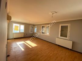 Ayrancılar Egekent Dört Sitesi’nde 3 + 1 Doğalgazlı En Son Kat Kiralık Daire