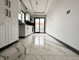 ꧁akçay Ay Emlak'tan꧂altınkum'da Denize 250 M Ara Kat Ön Cephe Ayrı Mutfaklı Satılık 2+1 Daire