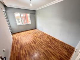 Konuksever Mah'sinde 2+1 Ayrı Mutfaklı 1.katta Kiralık Daire