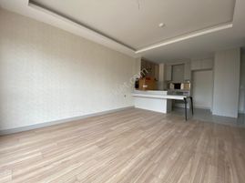 Bölgenin En Prestijli Sitesinde Havuzlu Güvenlikli 1+1