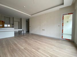 Bölgenin En Prestijli Sitesinde Havuzlu Güvenlikli 1+1