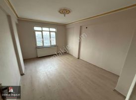 Demir İnşaattan 50.yılda 1+1 Cadde Üzeri Asansörlü 74m2