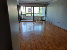 Mithatpaşa Caddesi F.altay Meydanda Ara Kat Asansörlü Otoparklı Kiralık Daire