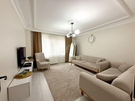 Metrobüsün Dibinde Kör Odasız Satılık Bahçeli 2+1 95m²giriş Kat