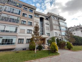 Emrah Çiftci'den Selçuklu Yazır Mah.tramvay Hattı Yanı Yeşil Site Kiralık 4+1 Daire