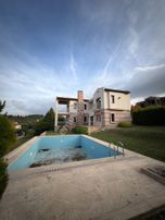 Geniş Arsada Satılık 4+1 Müstakil, Özel Havuzlu Villa