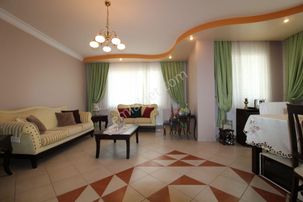 Aslan'dan Merkezi Konumda 4 Cepheli, 280 M2, Orjinal 4+1 Daire