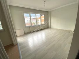 Osmangazi Muradiye Cadde Üstünde Fırsat Daire