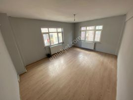 Teleferik Zümrütevler’de Köşe Konum – Aydınlık Ferah Ara Kat 3+1 Kiralık Daire