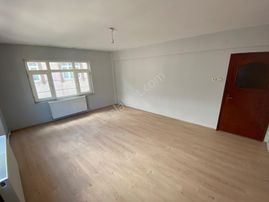 Teleferik Zümrütevler’de Köşe Konum – Aydınlık Ferah Ara Kat 3+1 Kiralık Daire