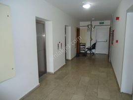 Krc'den Merkezi Konumda Uzun Bloklarda Kiralık 3+1 Daire