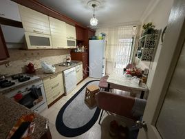 🏡75 Yıl Mahallesi 🏡 ✅3+1 M2 135 3 Katlınım Zemin Katı ❇️kombi Petekli