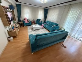 🏡75 Yıl Mahallesi 🏡 ✅3+1 M2 135 3 Katlınım Zemin Katı ❇️kombi Petekli