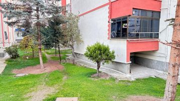 Fsn Den Andiçende Site İçinde 3+1 Yapılı Geniş Satılık Daire