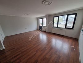 Ataşehir İçerenköy Yeniyol Civarı Teraslı 185m2 2+1 Üstkat Daire