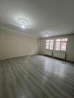 Acil Kiralık Ara Kat Yüksek Giriş 3+1 Merkezi