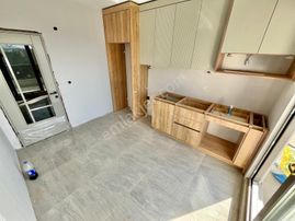 Gümüşden Kadıköyde Ebeveyn Banyolu Ayrı Mutfaklı Sıfır 2+1 Daire