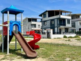 [kassel Yapı] 250 M2 Köşe Arsa - Eşyalı - Kombi Petek - İskanlı