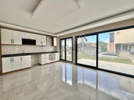 ꧁akçay Ay Emlaktan꧂burhaniye İskele'de Denize Sadece 100 M Bahçe Kullanımlı Satılık 2+1 Daire