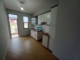 Güllerpınarı Mahallesi Ayrı Mutfak 3+1