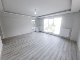 Furkan Emlak'tan Canik Gaziosmanpaşa Mah.3+1 1.kat 125m2 Çift Cam Balkonlu Fırsat Daire
