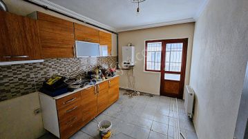 Şahintepede 3+1 İskanlı Kot-1 De Yapılı Satılık Daire