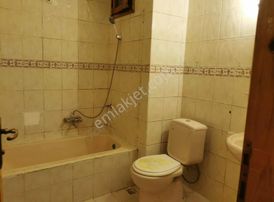 Atatürk Mahallesinde, Yüzüncüyıl Camii Yanında, Kiralık Daire!!!