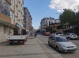Atatürk Mahallesinde, Yüzüncüyıl Camii Yanında, Kiralık Daire!!!