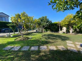 Sığacık Kale İçine Yürüme Mesafesinde Havuzlu Sitede 2+1 Bahçeli