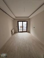 Akman Gayrimenkul'den Muradiye'de Boş Kiralık Sıfır 1+1 Daire