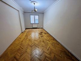 Gebze Çarşıda Ön Cephe Ara Kat 3+1 Satılık Daire