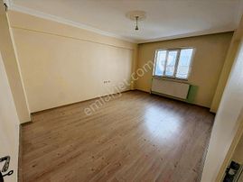 Emlak Center'dan Yarhasanlar Mah 3+1 Kiralık Daire