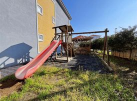 **havuzlu Site İçersinde Mutfak Ayrı Kombi Petekli 2+1 Daire..