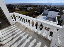 Hastaneye Yakın Asansörlü Yerden Isıtmalı Lüks 1+1 Daireler.