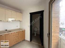 Veri'den 50 M² Pazaryeri Girişinde Kiralık Ofis / İşyeri