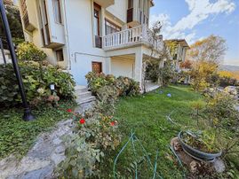 Sapanca Gazipaşa Siteiçi Göl Manzaralı Satılk 5+2 Villa | Tapu54