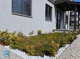 Müstakil Bahçe Kullanımlı Ve Geniş Sundurmalı Havuzlu Ve Sıfır