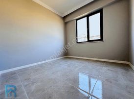 Müstakil Bahçe Kullanımlı Ve Geniş Sundurmalı Havuzlu Ve Sıfır