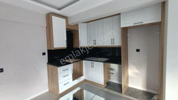 Bornova İnönü Mah De Merkezi Konumda Satılık 2+1 Dubleks Daire
