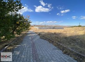 Kıvanç Gayrimenkul'den Karanlıkderede Satılık Bahçeli Ev