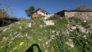 Burhaniye Yayalacık Mh. Satılık Köy Evi -deniz Manzaralı