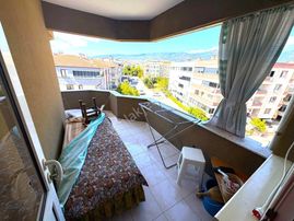 𝄞melodi'den İkizçay'da Cadde Üzeri Ön Cephe Full Kredili Full Eşyalı Ayrı Mutfaklı 2+1 Daire