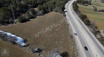 Kastamonu Emlak Gayrimenkul'den Ankara Yolu Kenarı 8 Dönüm Arazi