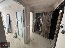 Karapürçek Cadde Üstü Teras Balkonlu 1+1