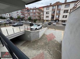 Karapürçek Cadde Üstü Teras Balkonlu 1+1